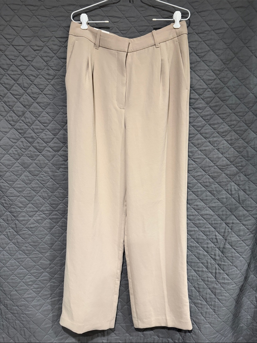Aritzia ‘The Effortless Pant’ Taupe Wide-Leg Pleated Trousers 12 NWT - Picture 3 of 4